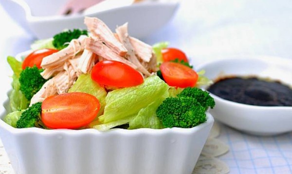 Thực đơn giảm cân an toàn bằng món salad