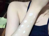 Có mẹ nào dùng bộ tắm trắng makeup xskin chưa cho em xin ít review với