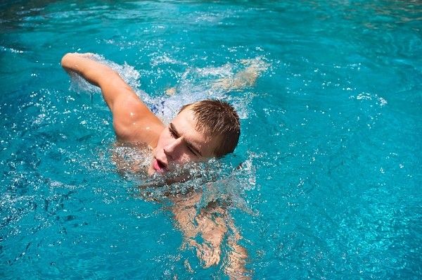 Tăng chiều cao nhanh nhờ bơi lội đúng cách